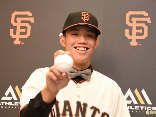 MLB》陽東益之子！巨人小將陽念希旅美首秀上演台灣內戰 飆K無失分