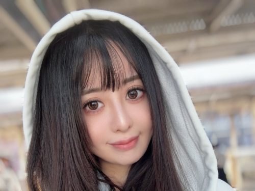 巨乳錯了嗎！運動員「神楽ももか」K奶太大遮住視線，只好請教練幫忙特訓