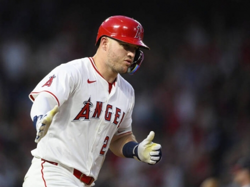 MLB》400轟偉業M9！「神鱒」關鍵怪力陽春砲 生涯391轟出爐