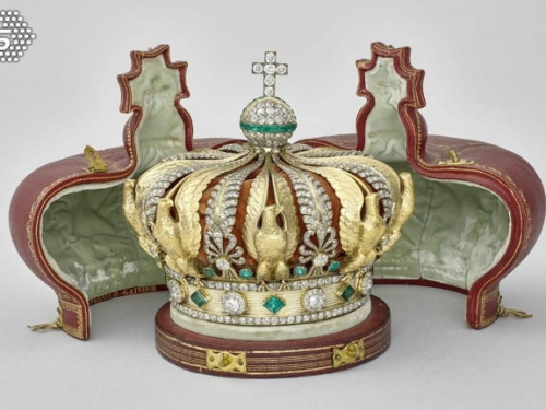 連電影都不敢演！ 「歐仁妮后冠」遭劫 嚴重受損