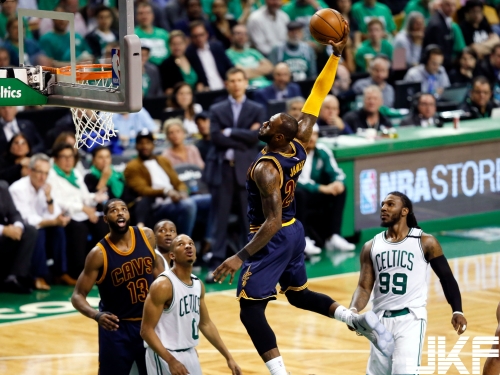 [詹皇圖輯]生化人灌籃你有看過嗎?姆斯灌籃的十個瞬間