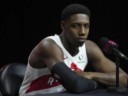 NBA》打一場就傷右肩 暴龍主將巴瑞特熱身賽全報銷