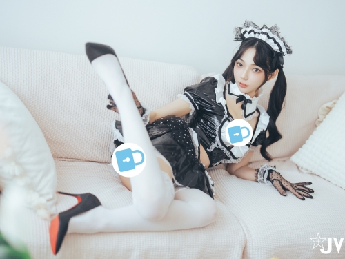 24H貼身小女僕「啾啾」！超辣黑絲美腿和雪白美乳，要幫你深度清潔