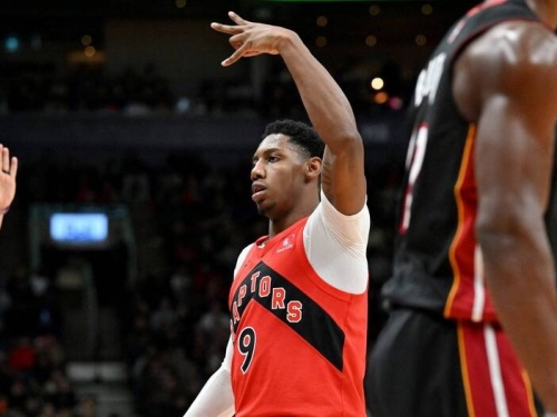 NBA》巴瑞特砍37分、巴恩斯繳準大三元領銜 暴龍中斷熱火2連勝