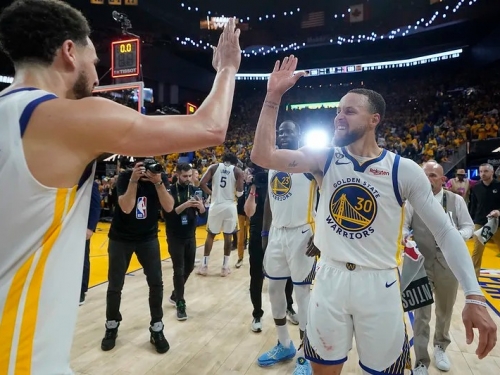 NBA》Curry談Thompson：「先是朋友，其次是隊友，我愛他」