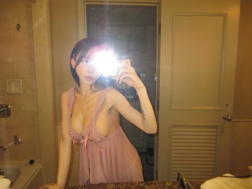 把禁慾一個月的巨乳正妹「七瀨愛麗絲」丟到M男家！直接性慾暴走無套中出！
