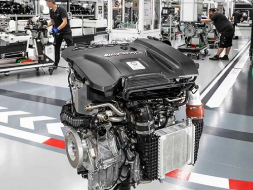 Mercedes-AMG 打造「史上最猛2.0升引擎」，最大馬力高達421匹是在狂幾點的啦！