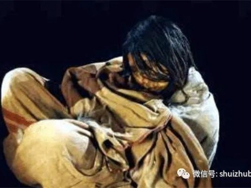 冰封了500年的少女現世，如同睡美人一般，科學家卻說非常危險
