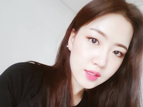 正妹「甩奶打節拍」，力道好猛都在節奏上！網呼：震撼力十足！