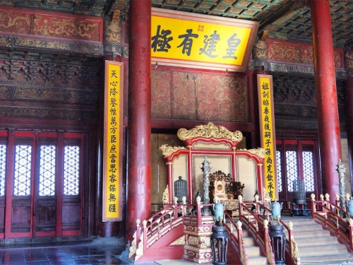 古代一奇葩考生，背了一袋子饅頭去考試，皇帝見狀：果真狀元之才