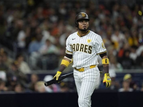 MLB》教士打擊王終於吞K了！連141打席未三振寫紀錄