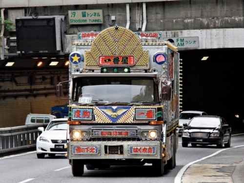 移動柏青哥！來見識一下日本的卡車改裝文化