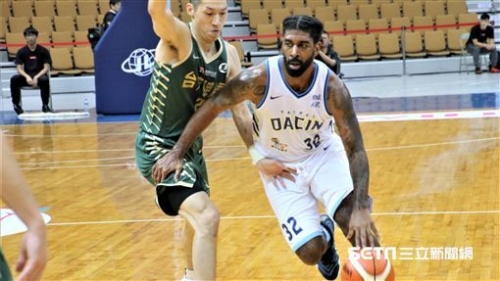 吸毒也能簽？梅奧「登陸」受質疑