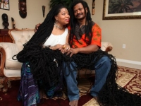 擁有16公尺全球最長髮！　她最後和理髮師步入禮堂