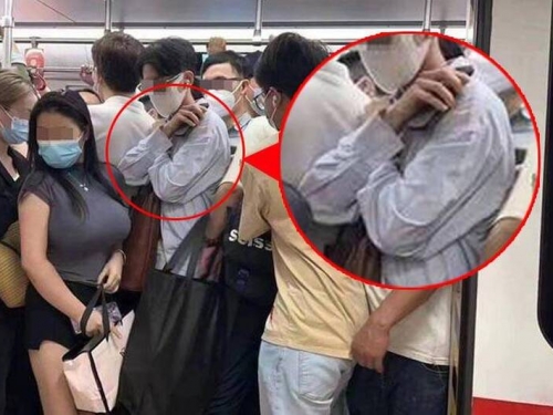正妹「胸器」太大擠地鐵 男乘客一舉動「自保」笑翻網友！