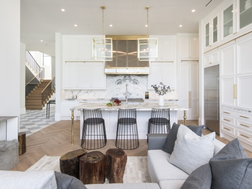 居家防疫停工的「詹皇」姆斯，大撒幣購入坐擁 LA 最佳美景的「15億豪宅」？