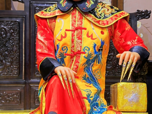 清太監李蓮英墓沒被盜 開棺後眾人嚇傻 只有一顆頭