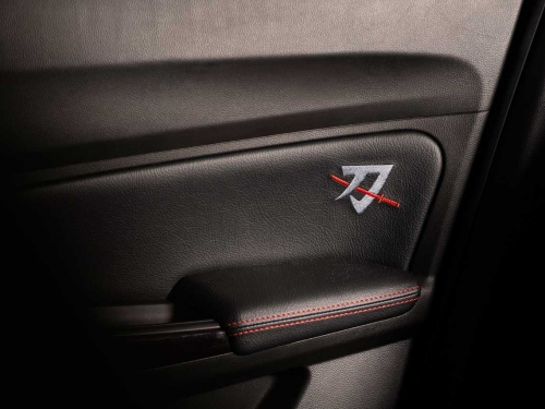 武士刀出鞘！向經典重機「Katana」致敬，Swift Sport 推出超限量同名特仕版