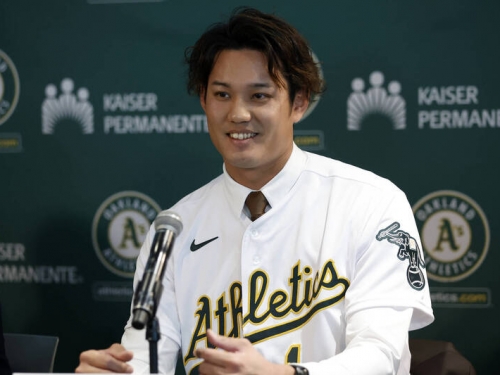 MLB》「就像富士山！」藤浪穿運動家1號球衣 用暱稱介紹自己
