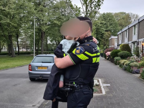 扯！荷蘭4歲男童獨自開車出門 撞上路邊車輛後逃離現場