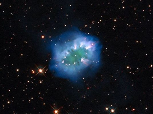 來自宇宙「鑽石項鍊」 NASA公布星像圖