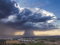 美國鳳凰城出現如核爆蘑菇雲的恐怖景象，而真相其實是......