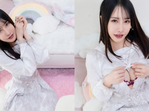 全裸奉仕的性感女友，在粉嫩的房間連發高潮！