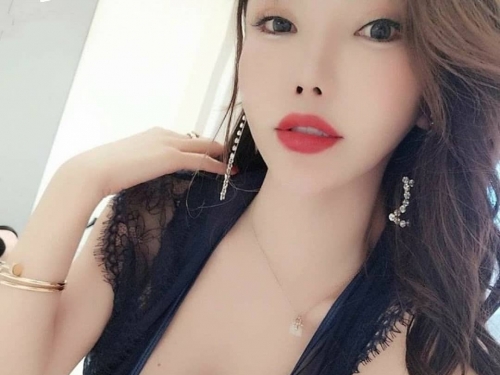 火辣的代名詞！「巨乳正妹」不科學身材好犯規　不管穿什麼都快炸裂
