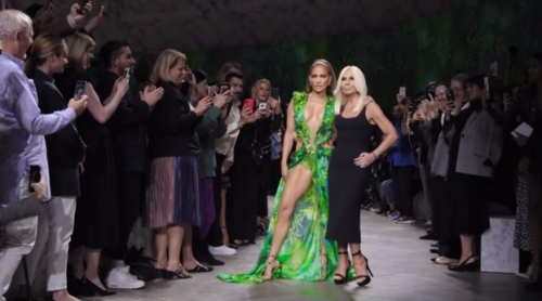 因一件 Versace 綠色洋裝，Google Image 圖片搜尋應運而生