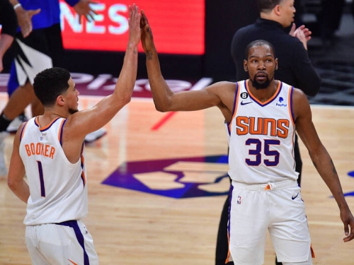 NBA季後賽》最強雙人組？布克、杜蘭特寫下20年首見紀錄