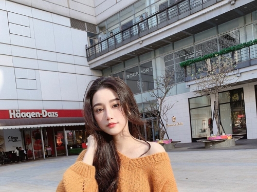 甜美正妹「yuyu」清新氣質讓人戀愛了　微微一笑就能傾城