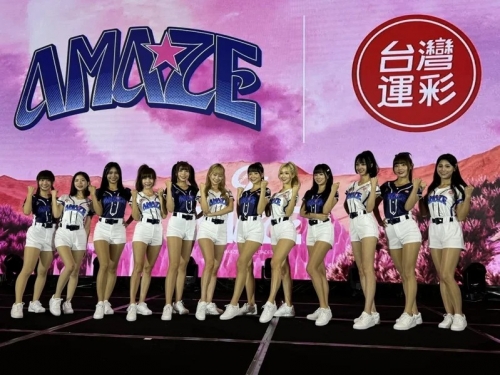 12強賽》賽事口號「就一起」 中職6隊12女孩全程應援