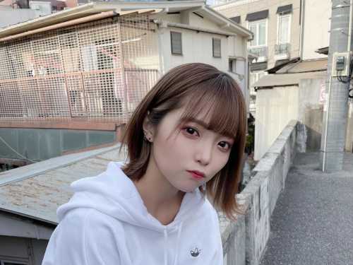 蘿莉櫻花妹「福山梨乃」寬鬆男友風散發甜萌慵懶氣質　實在是可愛到一個過分啊