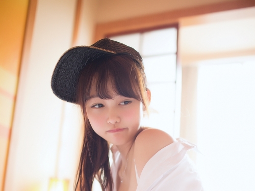 「清純學生妹」在日本爆紅！運動服下包裹超飽滿奶球　童顏巨乳果然是王道！