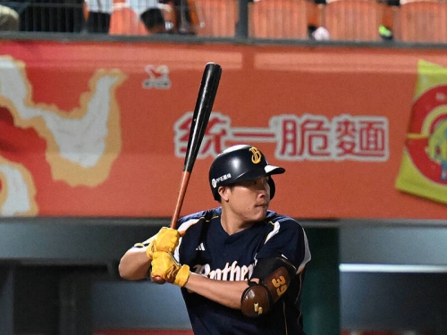 中職》兄弟派投手謝榮豪代打 平野惠一：不想讓野手因此受傷