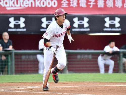 中職》去年同一天！林立跑出生涯首支場內全壘打