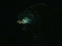 《谷歌地球拍到：南極洲附近出現140英尺發光的神秘UFO！》