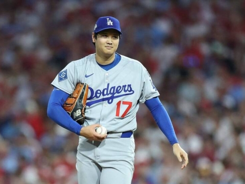 MLB季後賽》大谷6局9K+赫南德茲逆轉3分砲！道奇退費城人拔得頭籌