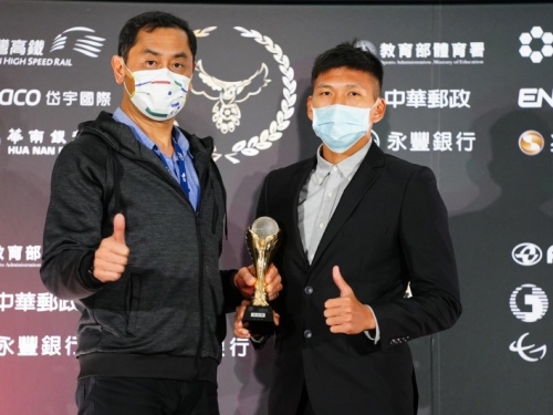 足球》足協年度頒獎典禮 吳俊青、若林美里抱走最大獎