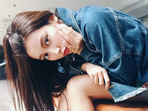 帥氣感女孩讓人拜倒～正妹「貴貴」空靈大眼既帥氣又性感，讓人一秒就被勾魂～