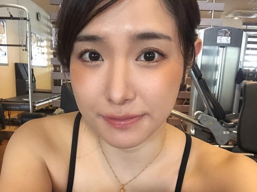 性感牙科醫師姐姐「土黒さくら」最愛吃美食　營養過剩都跑到胸部去