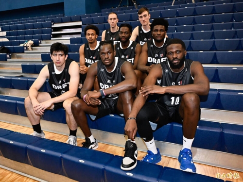 職籃合併》外籍生被拒絕選秀 政大領隊姜豐年出面挺外籍生