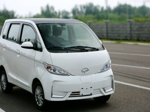 中國漢能結束太陽能電動車測試，每天行駛 20 公里可 30 天不充電