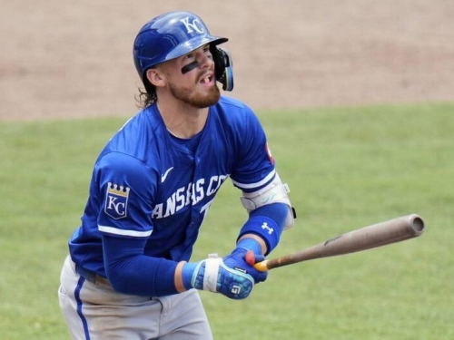 MLB》小惠特連續安打推進至22場 魯戈優質先發率皇家橫掃光芒