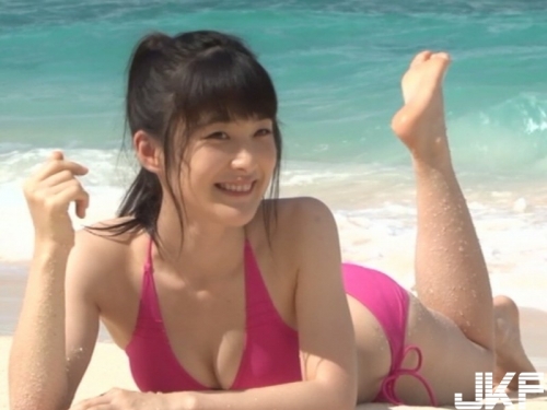 AKB天敵！最強馬尾妹「解放完美Body」　招牌可愛音讓人不要不要