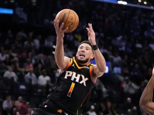 NBA》火箭戰績升空！傳盼補進明星級得分手　Booker成目標之一