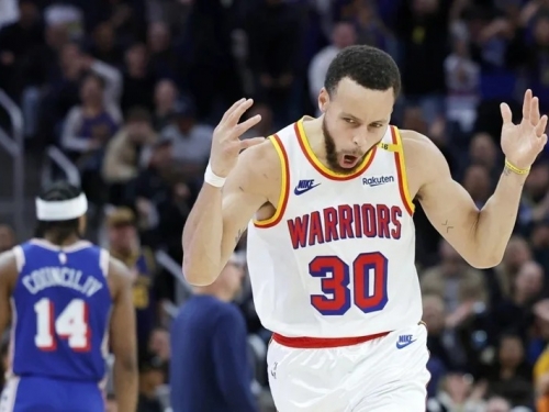 NBA》柯瑞三分球8中8寫紀錄 和教頭柯爾有趣對話曝光